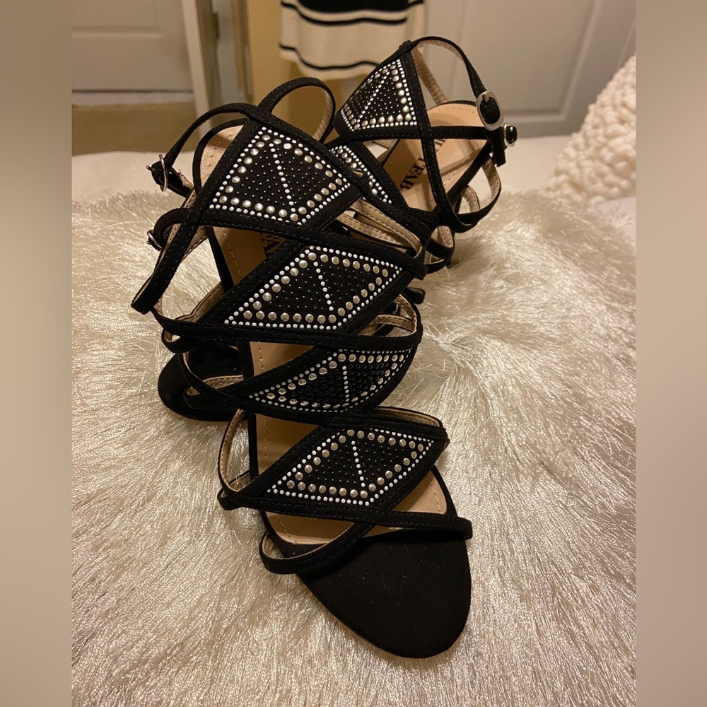 Black Velvet Aztec pattern by JustFab with silver studs Stiletto Heel Sz 6.5 NWT